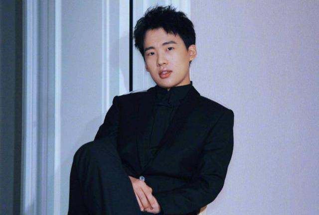 戴向宇|《赘婿》大火后，郭麒麟曝常被郭德纲电话吵醒，背后原因笑翻全场