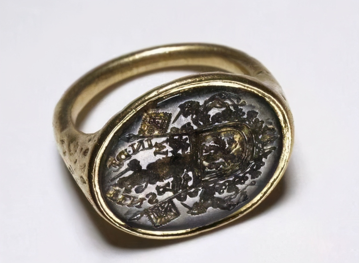 查爾斯：一枚威爾士親王戒指，從21歲戴到73歲，小胖手吃不消瞭-圖8