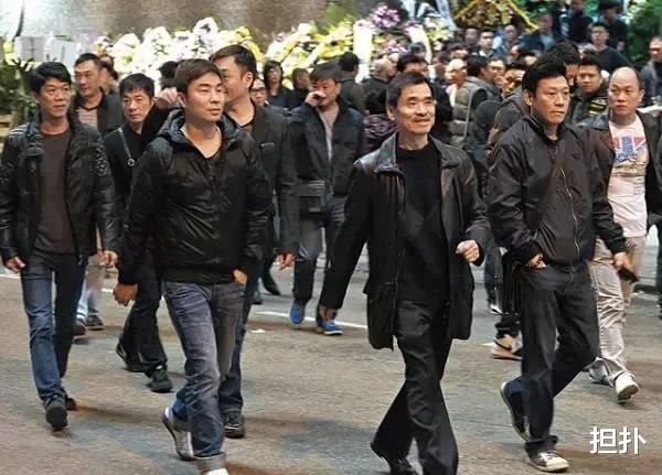 谢霆锋|香港三大帮派曾不可一世，为何97后都销声匿迹，他们现状都如何？