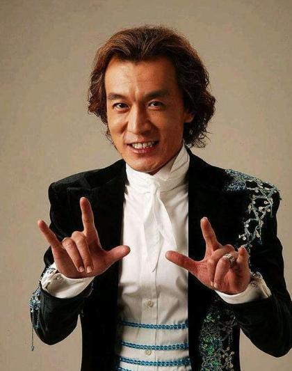 李咏|李咏因何去世？高晓松发文揭露真实死因，本人12字怒斥“无耻”