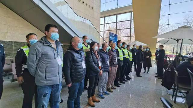 昆明市总工会 筑牢疫情防线 守好“空中大门”——市总工会慰问昆明长水国际机场疫情防控前置平台一线职工