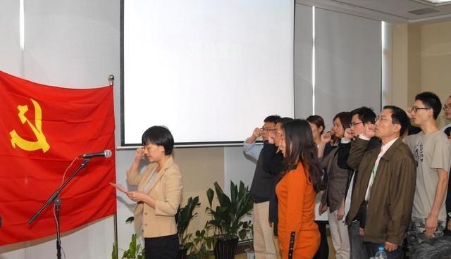 穿衣搭配|中铁集团招聘开始了，这4类学生优先考虑，实习工资也很可观！