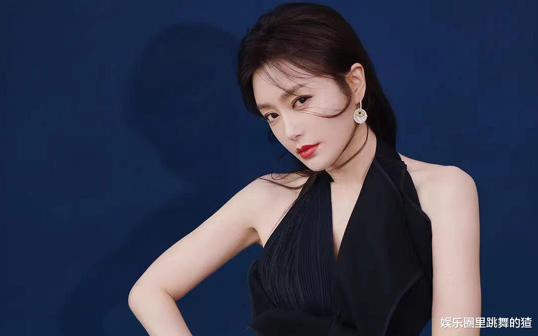 秦岚|中年女明星有多拼！42岁秦岚腰围仅57厘米，一年护肤费需要6位数