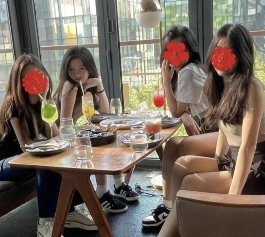 Hi家有小甜椒儿|15岁李嫣和闺蜜喝茶被批“炫富”，这只是富人家女儿的一种常态