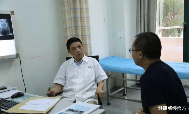 健康新经官方 46岁男子一天小便7~8次，双肾衰竭，医生：小便“3异常”尽早检查