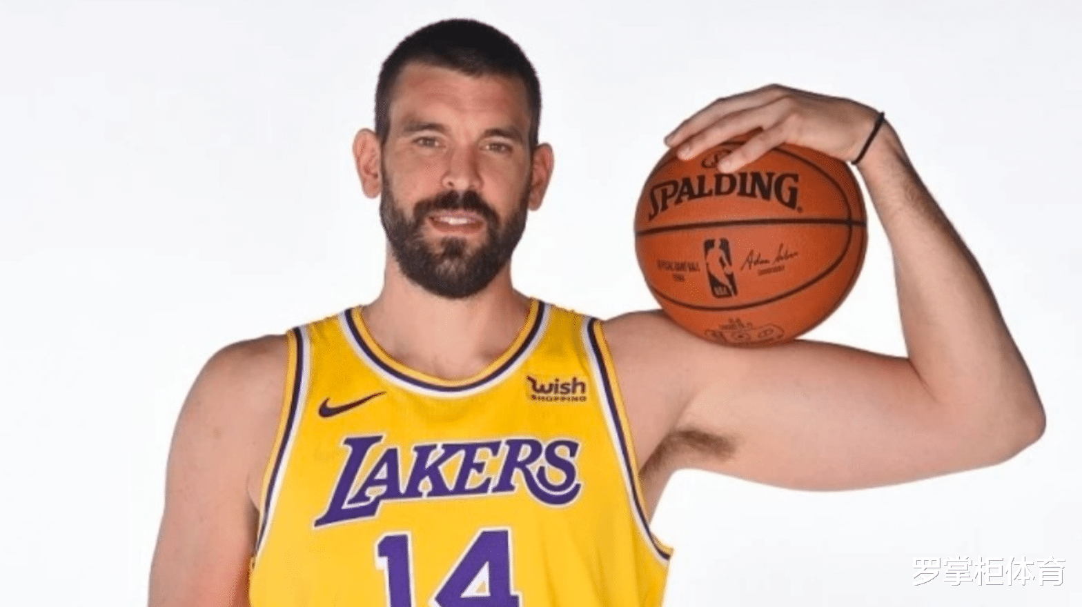 湖人隊|湖人這波引援太離奇，外圍人滿為患依舊塞人，內線空虛視而不見？