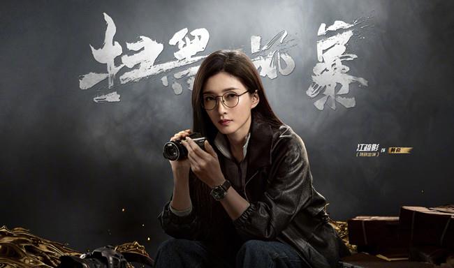 方脸妹说时尚|江疏影这次要逆袭！穿牛仔装换衣似变魔术，彻底摆脱时尚绝缘体质