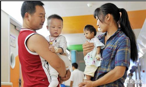 观史馆长 湖南女子生了只“猴孩子”，马戏团欲重金购买，宝妈：她是我女儿