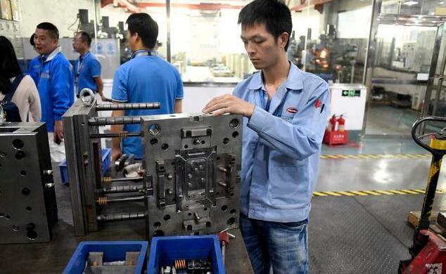 海子的社会趣闻录 工厂开7500块钱一个月工资，招聘的机修工，居然不会电焊