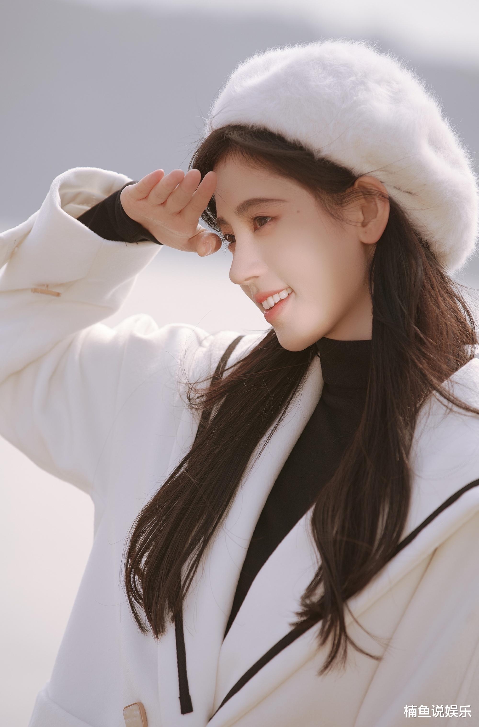 郑爽|鞠婧祎新剧造型曝光，穿水手服好养眼，日系甜美范扑面而来