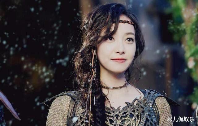 赵丽颖|女星“白发造型”大比拼：杨幂鞠婧祎孤傲冷艳，赵丽颖仙气十足！