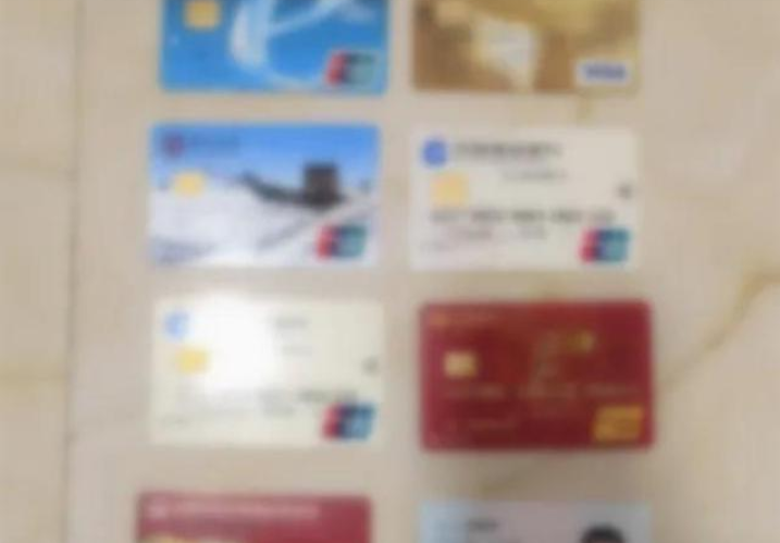 青海新闻联播 男子违反交规后为了保住驾照，“找关系”花了11万，结果却被骗了