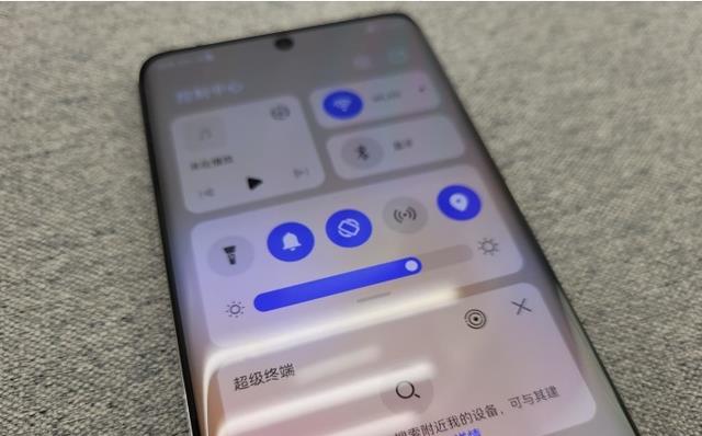 朱浩波|正式开售一个月之后，华为P50Pro评价出炉，“花粉”的差评很无奈