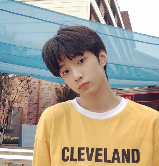 言承旭|刘耀文和妈妈视频体验分娩，亲妈亲弟正面首曝光，确定不进圈吗？