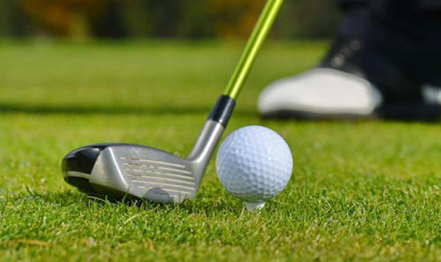 果莓妈咪说 “真正贵族运动”：男子一杆高尔夫爆掉5架战机，后来怎么样了？