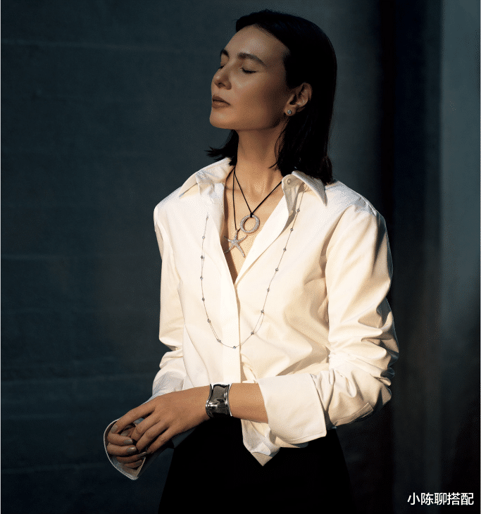 小陈聊搭配|初秋的“衬衫”，怎么穿才惊艳四座？3个穿搭心机，秒成高手