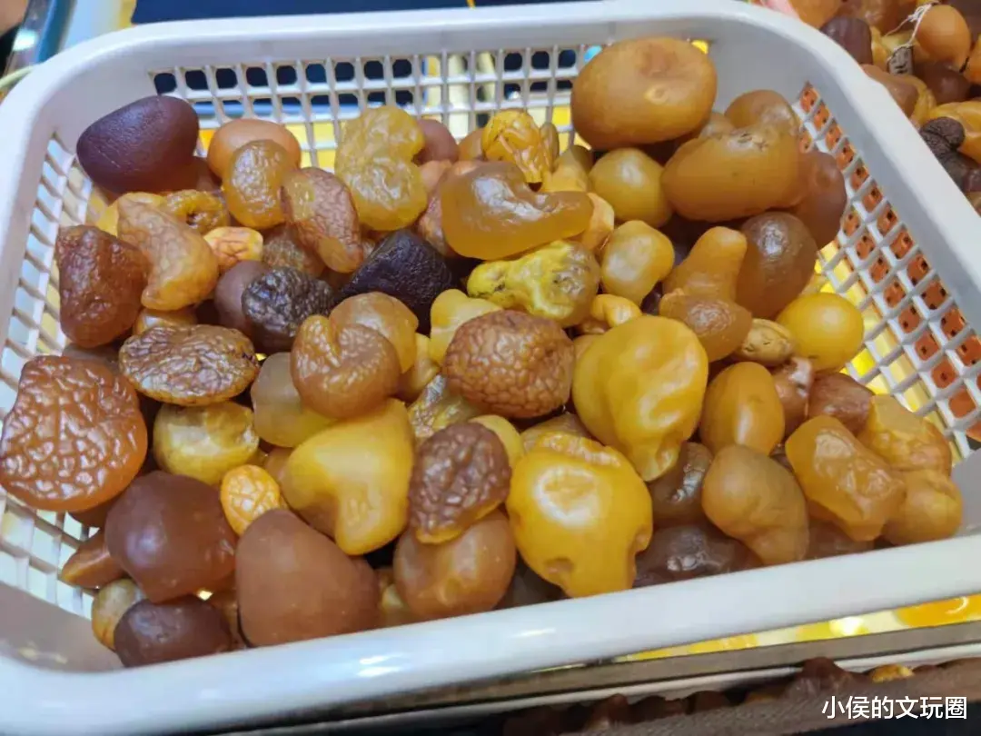 蜜蜡|后悔！当年我不屑去捡的“小料”，如今却要花上万块去买！