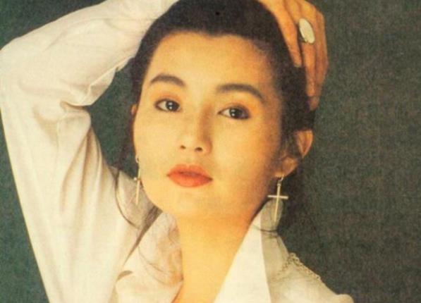 刘銮雄|张曼玉：情路坎坷，至今仍然单身，57岁与狗作伴