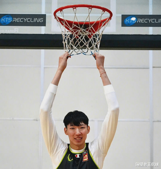 周琦|周琦最新消息！鳳凰隊(duì)召開見面會(huì)，遼籃算盤打空，賽季后定去留