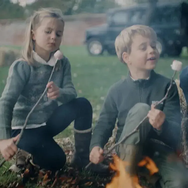 白敬亭|剑桥三小只的晨间欢乐时光！夏洛特秀舞技，路易忙捧场，威廉头疼