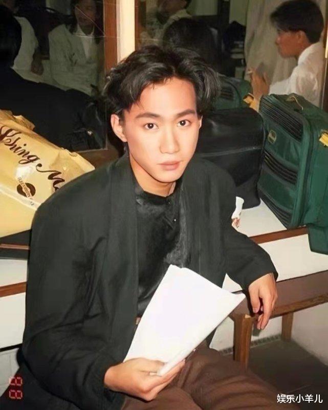 黄家驹|黄家驹曾与时代格格不入，却心怀大爱，客走他乡只为更高的追求