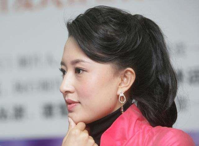 央视|她是央视“台花”，嫁给比自己大20岁丈夫，现如今她怎么样了