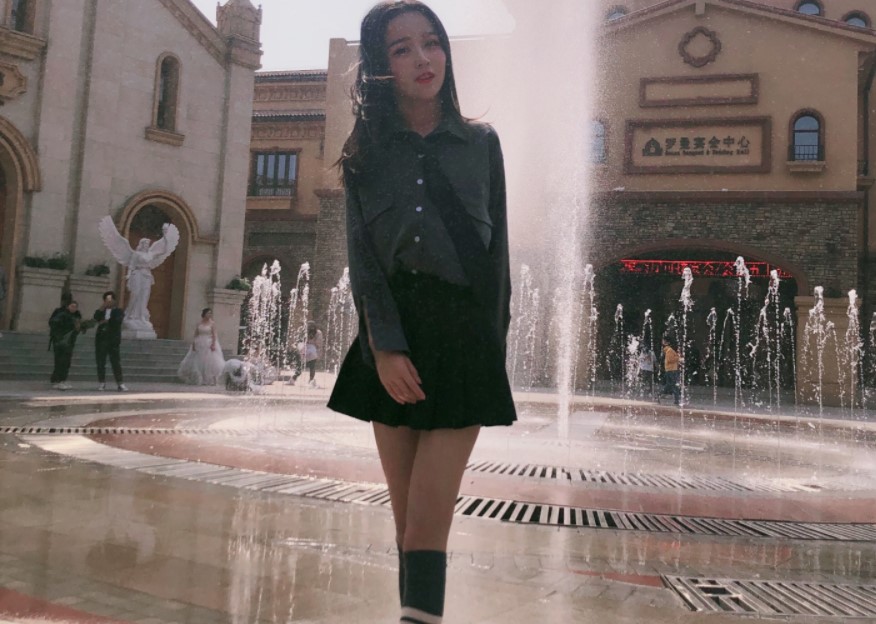 央视|一场直播30万礼物，被央视作为“乱象例子”，惠子要凉了？