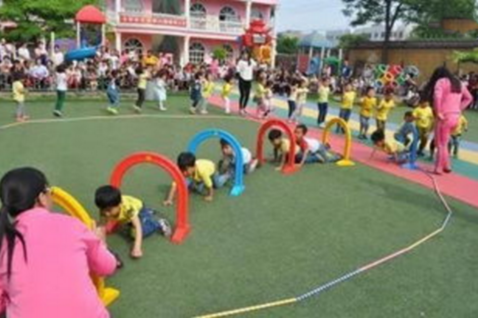 舜网 幼儿园举行运动会,家长看到群里的照片,瞬间炸了毛