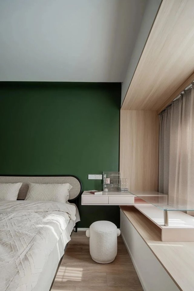 117㎡北欧风,森系外观+奶油质感,牛油果绿背景墙太耐看!