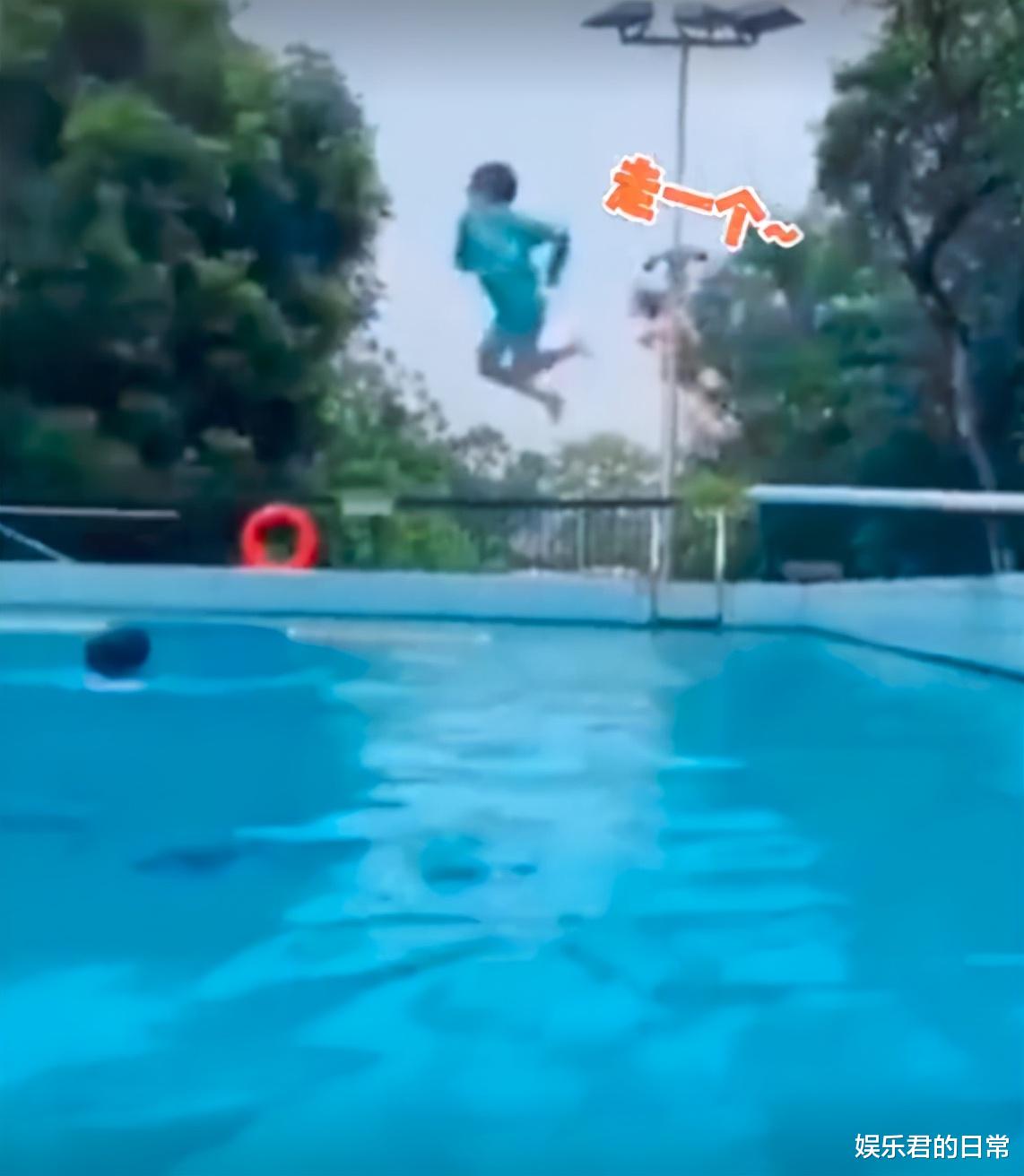 郭晶晶|郭晶晶携孩子观看跳水比赛，4岁女儿穿百元衣，眉眼被赞神似妈妈