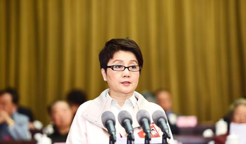 梁安琪|何超琼当家人地位恐不保？梁安琪母凭女贵，抱上首富大腿