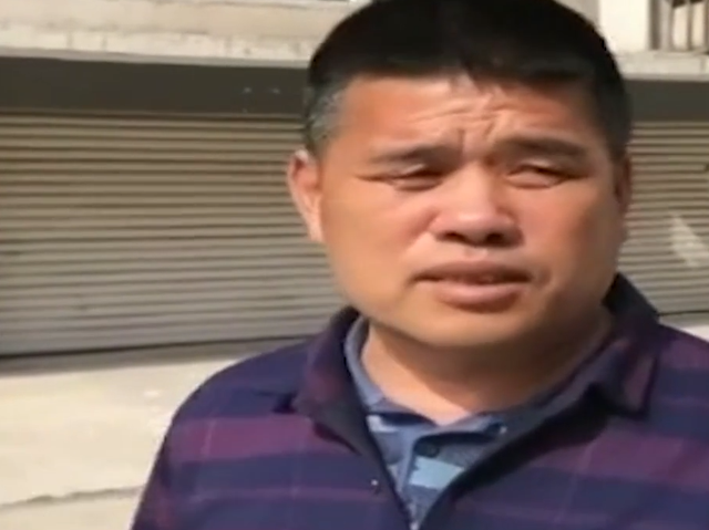 自家卧室被邻居搭了个玻璃房，业主大怒，称一点隐私都没有了？