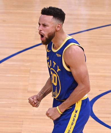 詹姆斯·哈登|哪里不对！库里三分又创历史，追平哈登并列历史第一