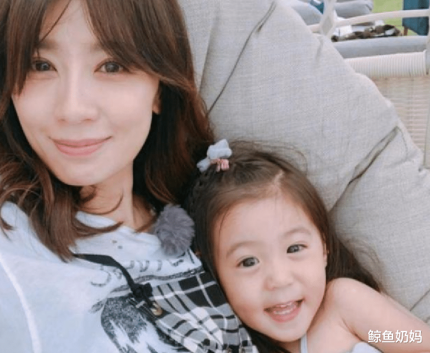 贾静雯|有种“拼爹基因”叫贾静雯,3个女儿同妈不同爸,如今颜值差距大