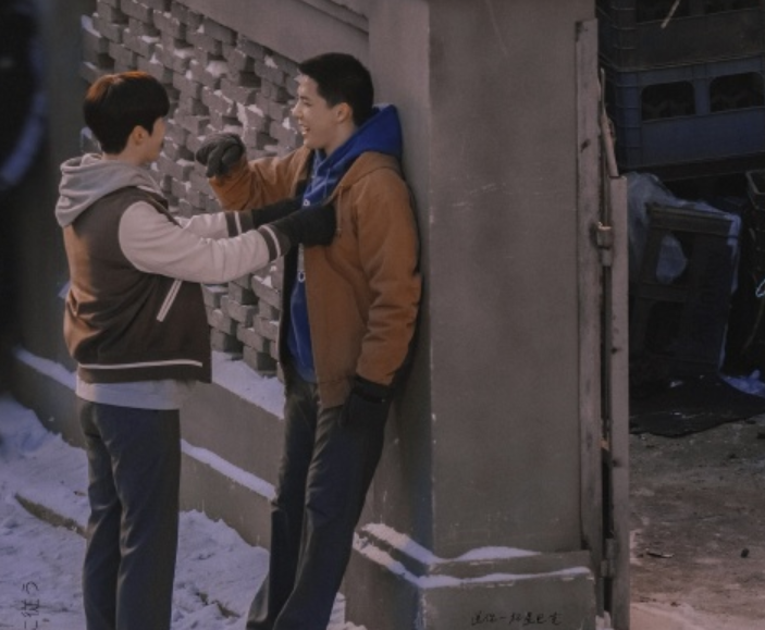 撒野|爆款预定！耽改剧《撒野》曝全新路透，范丞丞完美再现原著情节