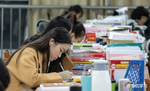 老李侃学习|方舱考研女孩火了，考研成功上岸，医患变师生