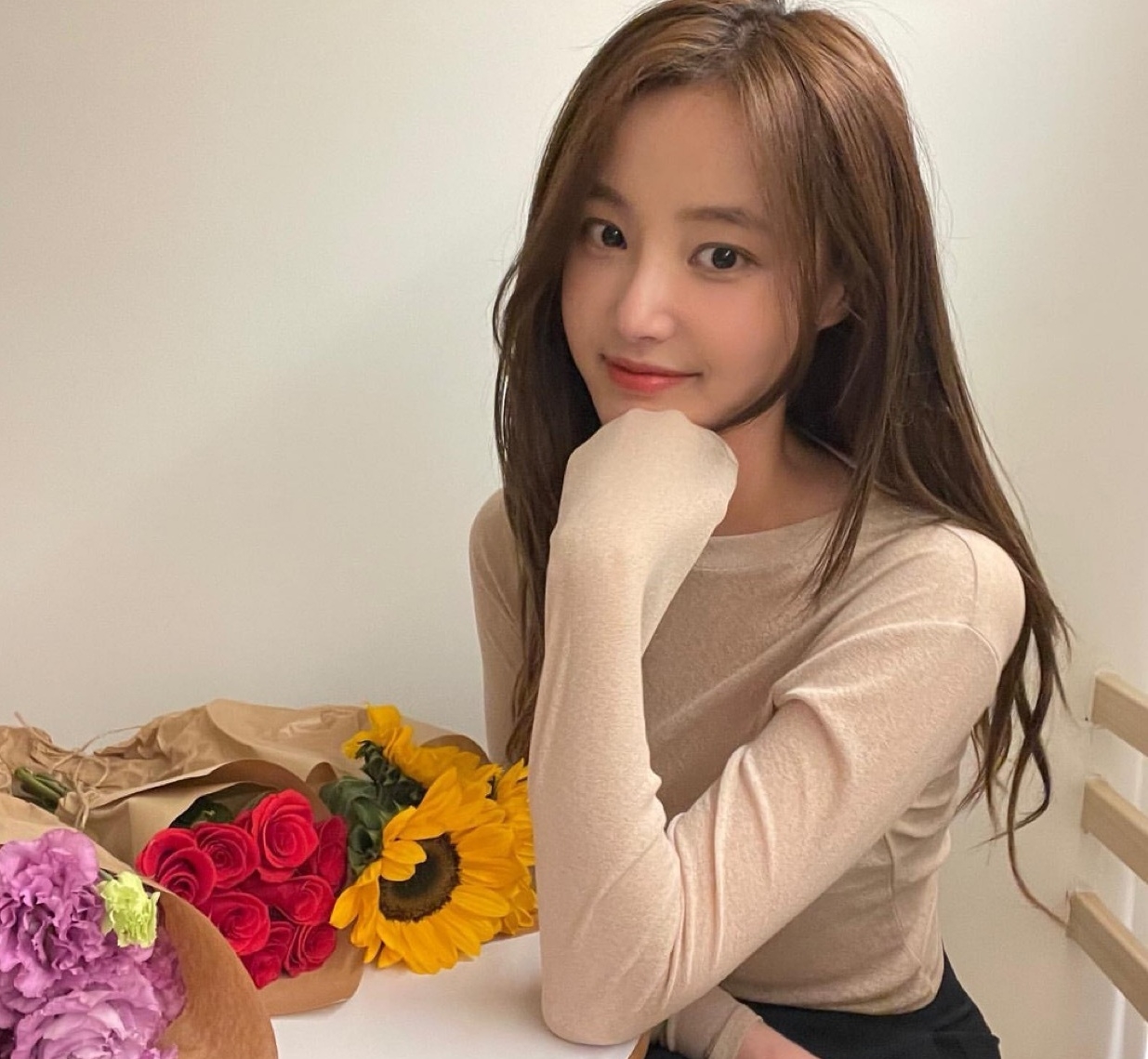 一街拍|李敏镐妍雨恋情曝光，两人低调打扮去看电影，女方大长腿好惊艳！