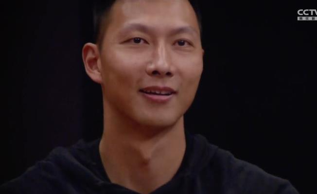 杨鸣|各种补强后发现教练才是短板？辽粤大战连登5条热搜，杨鸣遭质疑