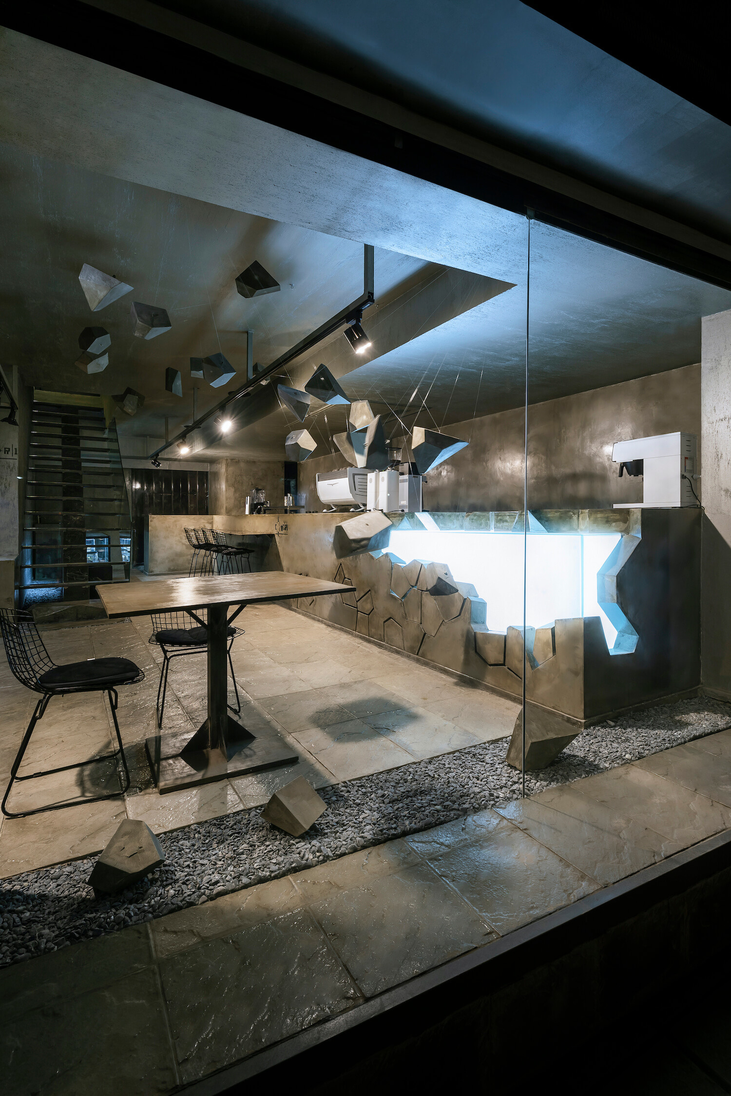 餐厅设计丨以“爆炸”为主题的咖啡馆