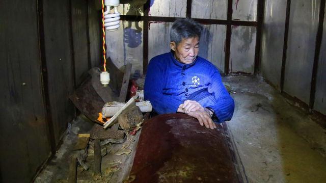 昌霖李先生 “活人墓”再现深山，内部机关重重，居住者却是一位92岁老人