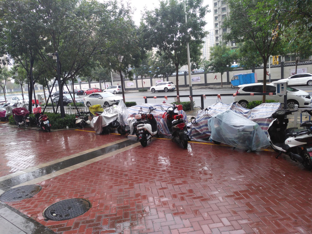 公租房|网友诉求：沧州天成名著公租房没有车棚下雨后电动车着火 物业不作为