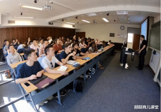 朗朗育儿课堂|清华700门课变“全英教学”惹争议，网友：不愧是“留美预科班”