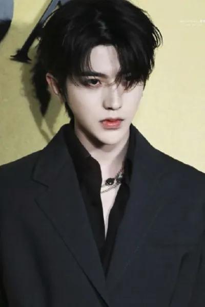 蔡徐坤|蔡某某（是谁？）惊动国家，他凭什么混？