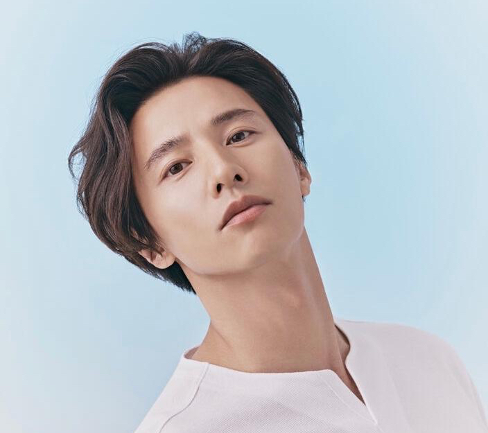 演唱会|44岁元斌又接新广告，精修图难掩老态，11年不拍戏被批：浪费颜值