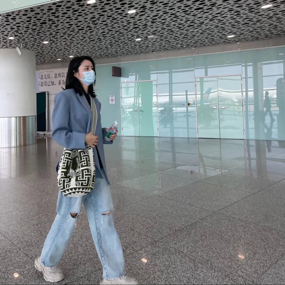 林峰|41岁林峰街头拍戏，身材发福依然型男范十足，胡渣造型显苍老