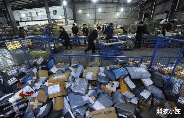 顺丰速运 顺丰跌下神坛,3600亿“地雷”引爆!谁也没料到,一切来得如此快