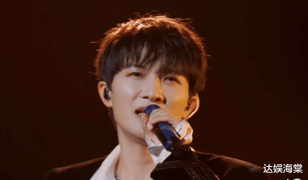 快乐大本营|冯提莫跨年晚会大展身手，甜美歌喉献唱励志歌曲，事业更上一层楼