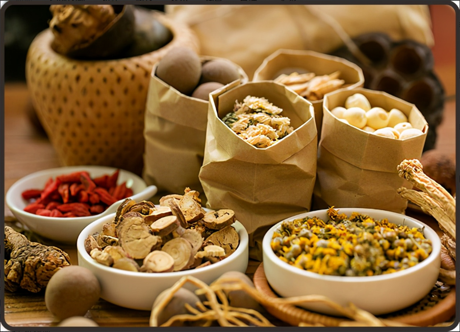 中医邴飞虹|入秋天气渐凉，天气干燥，如何预防皮肤疾病？