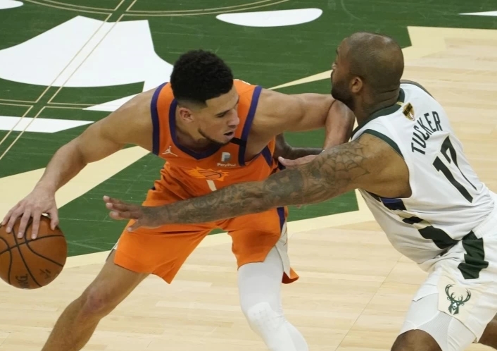 时代少年团 太阳首份大合同来了，9000万续约43+12巨星，湖人4换3交易送助攻