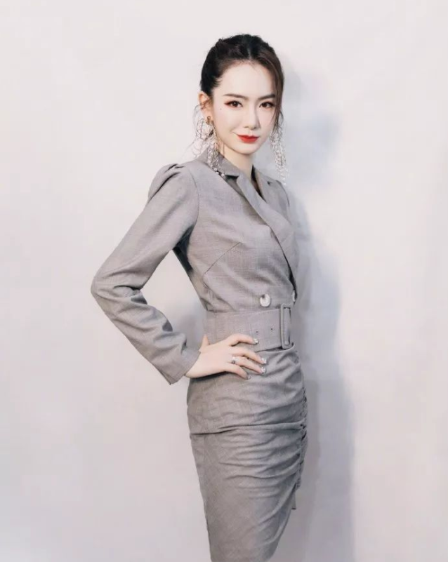 灵熙说珠宝 戚薇：高颜值，风格多样化，不管是性感、可爱、酷炫都能驾驭